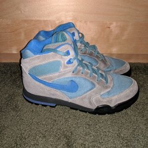 VNTG 1991 NIKE CALDERA HIKING BOOTS WOMENS 8.5